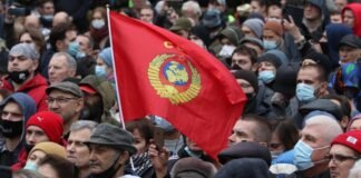 leader-of-russia’s-communists-warns-parliament-of-risk-of-revolution-due-to-faltering-economy