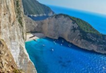 record-tourism-prompts-greece-to-impose-strict-rules-on-remote-beaches