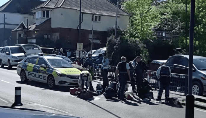 2-injured-in-golders-green-london-stabbing-attack;-suspect-targeted-jews,-patrol-group-says
