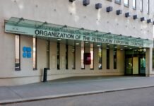 3-fractures-rock-gulf-alliance-as-uae-quits-opec-during-iran-war