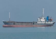 iranian-supertanker-carrying-$220m-of-oil-evades-us-blockade,-says-tracker