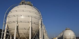 china-invokes-rules-to-blunt-us-sanctions-on-‘teapot’-refiners