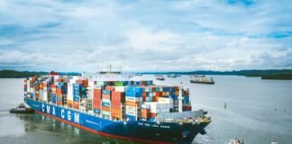 cma-cgm-container-ship-hit-in-strait-of-hormuz,-injuring-crew