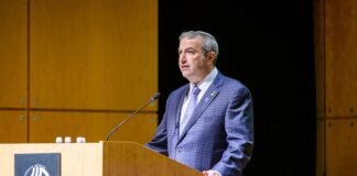 yeshiva-university-president-says-faith-must-have-‘a-seat-at-the-table’-as-ai-takes-shape