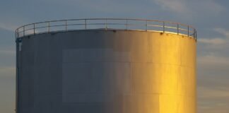 nearly-$1-billion-in-oil-shorts-bet-just-before-iran-peace-report