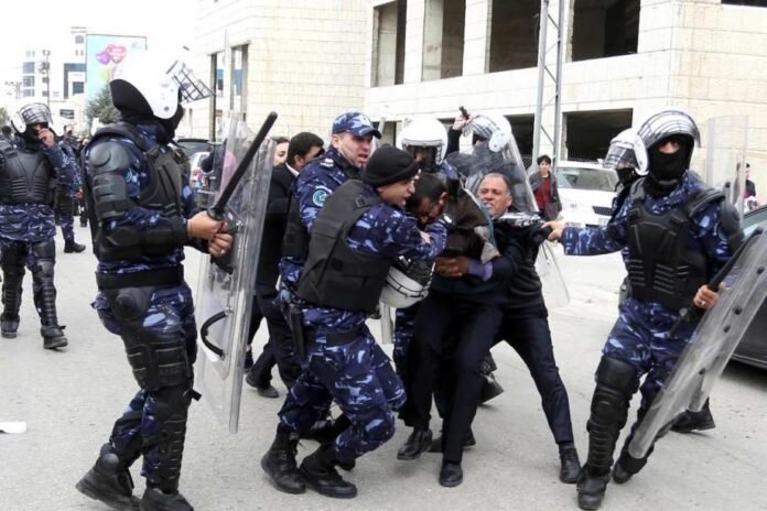 families’-committee-accuses-palestinian-authority-forces-of-torture-in-al-junaid-prison