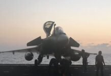 france-moves-aircraft-carrier-to-red-sea-with-eye-on-hormuz-mission