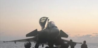 france-moves-aircraft-carrier-to-red-sea-with-eye-on-hormuz-mission