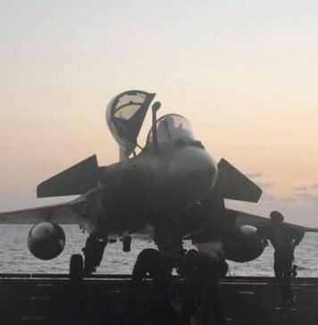 france-moves-aircraft-carrier-to-red-sea-with-eye-on-hormuz-mission