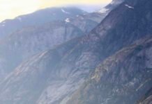 huge-landslide-created-a-500-meter-high-tsunami-in-a-major-tourist-area