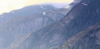huge-landslide-created-a-500-meter-high-tsunami-in-a-major-tourist-area