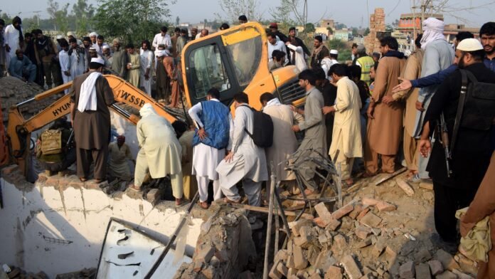 bannu-checkpoint-attack-kills-at-least-15-pakistani-security-personnel-near-afghan-border