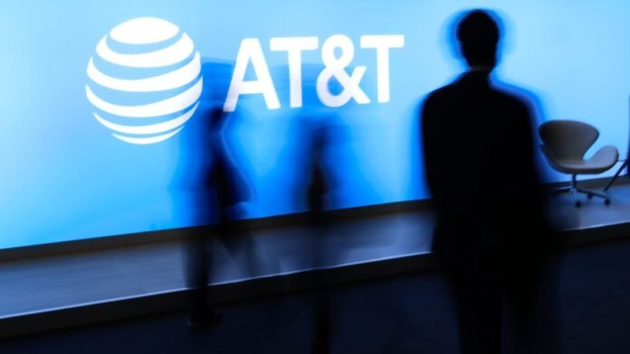 fcc-angers-small-carriers-by-helping-at&t-and-starlink-buy-echostar-spectrum fcc-angers-small-carriers-by-helping-at&t-and-starlink-buy-echostar-spectrum