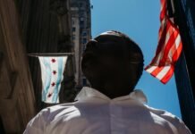 immigrants-detained-in-chicago-military-style-raid-seek-millions-in-damages