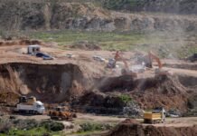 Israel begins illegal settlement construction atop historic Hebron municipality building in West Bank israel-begins-illegal-settlement-construction-atop-historic-hebron-municipality-building-in-west-bank
