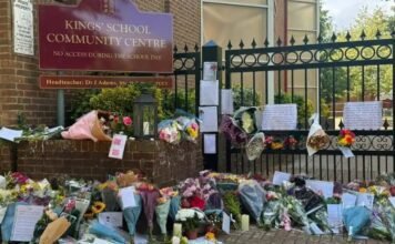 beloved-teacher-dies-in-school-in-front-of-horrified-students