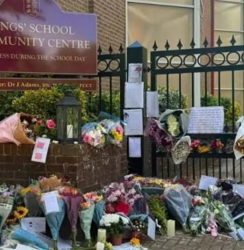 beloved-teacher-dies-in-school-in-front-of-horrified-students