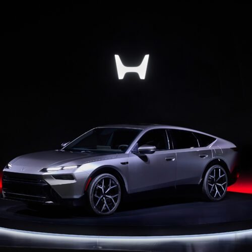 honda-shows-off-new-hybrids-for-america-as-it-absorbs-$9-billion-ev-loss