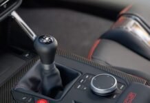 bmw-sends-off-the-6th-gen-m3-cs-with-a-manual-gearbox,-rear-wheel-drive