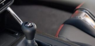 bmw-sends-off-the-6th-gen-m3-cs-with-a-manual-gearbox,-rear-wheel-drive