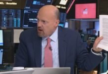 wall-street-guru-struck-speechless-by-trump-insider-stock-trades