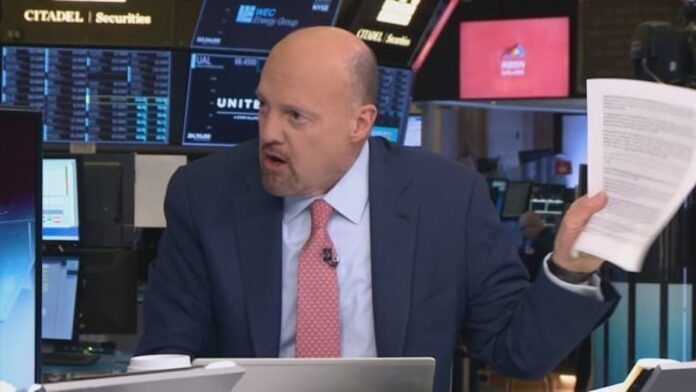 wall-street-guru-struck-speechless-by-trump-insider-stock-trades
