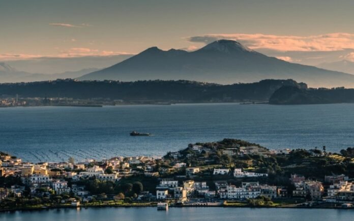 naples-hit-by-strong-tremor