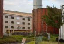 The EPA just walked back Hawai‘i’s plan to retire its dinosaur power plants the-epa-just-walked-back-hawai‘i’s-plan-to-retire-its-dinosaur-power-plants
