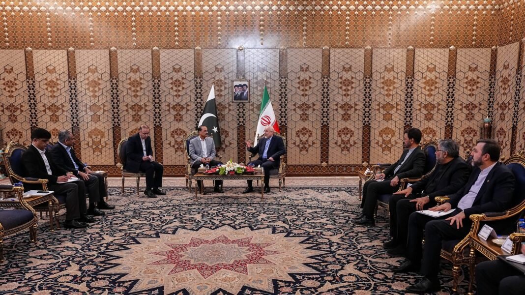 pakistan,-qatar-deliver-us-iran-deal-before-hajj,-world-cup
