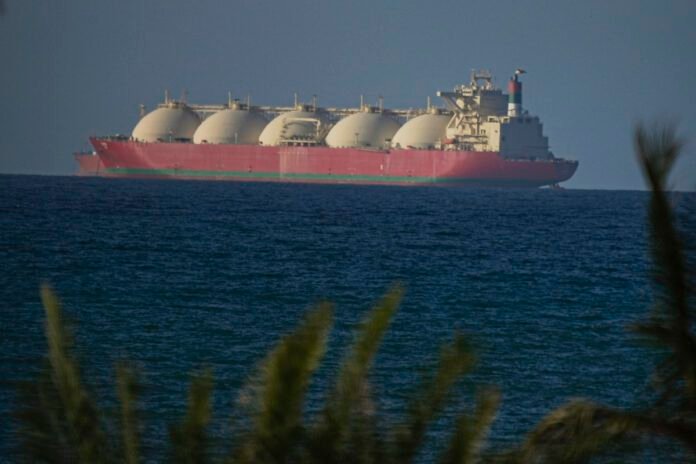 us-official-says-washington,-tehran-reach-preliminary-deal-to-reopen-strait-of-hormuz:-reports