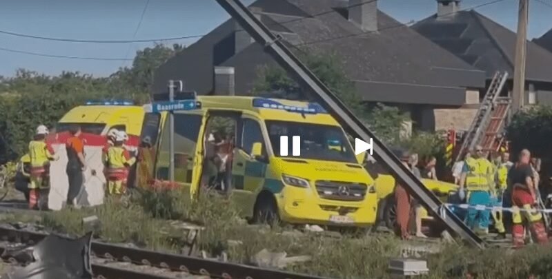 train-collides-with-school-van-in-belgium,-killing-four train-collides-with-school-van-in-belgium,-killing-four