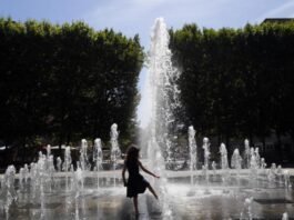 france-reports-heatwave-fatalities-as-britain-breaks-may-temperature-record