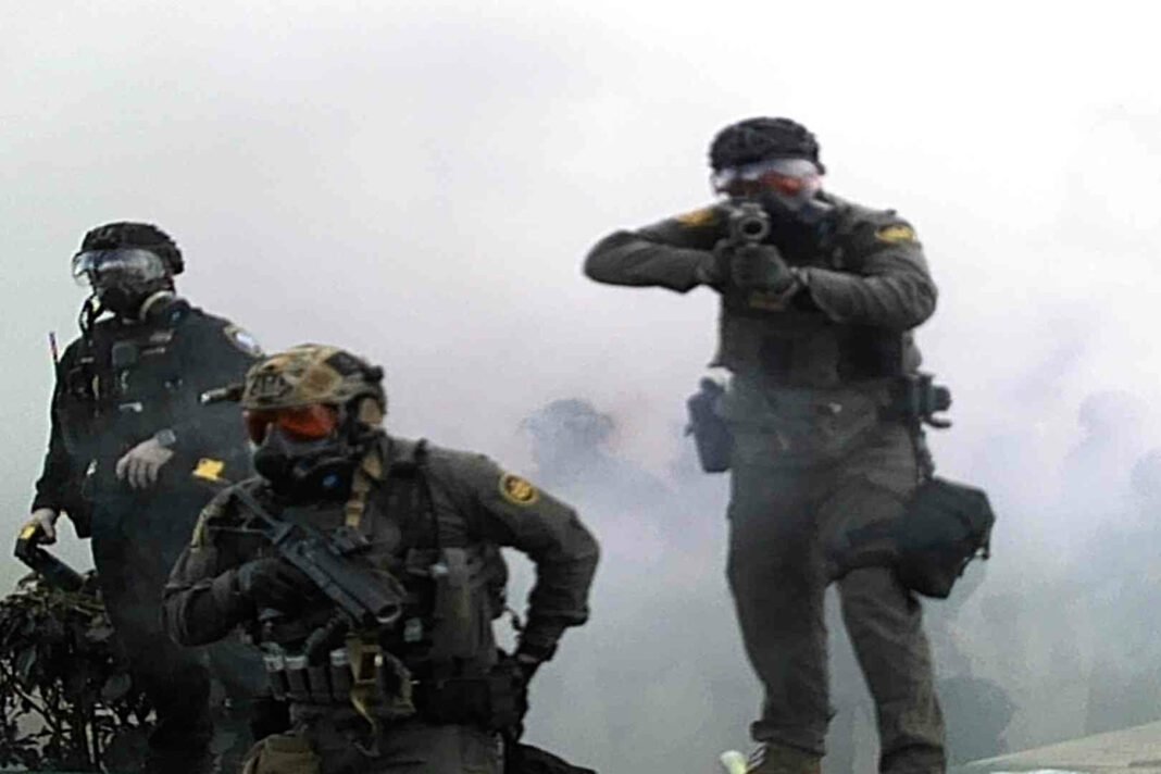 us.-lawmakers-demand-reforms-to-immigration-officers’-use-of-tear-gas-and-pepper-spray