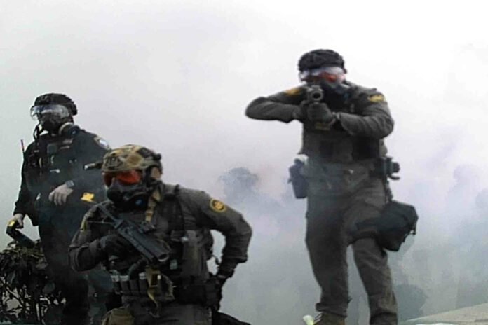 us.-lawmakers-demand-reforms-to-immigration-officers’-use-of-tear-gas-and-pepper-spray