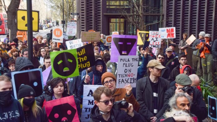 us-law-enforcement-warns-of-“anti-tech-extremism”-as-ai-hatred-grows