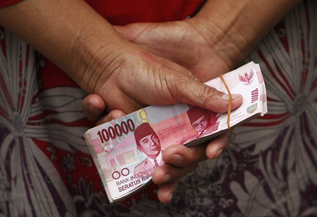 the-leakage-and-lies-keeping-indonesia’s-rupiah-weak