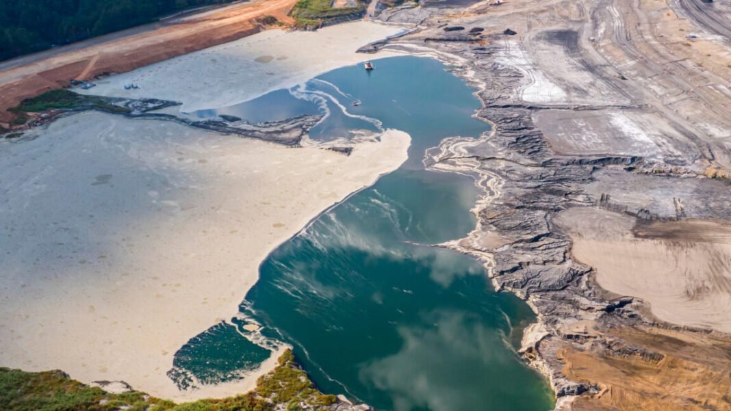 environmentalists-turn-out-in-force-to-oppose-trump-coal-ash-rollbacks