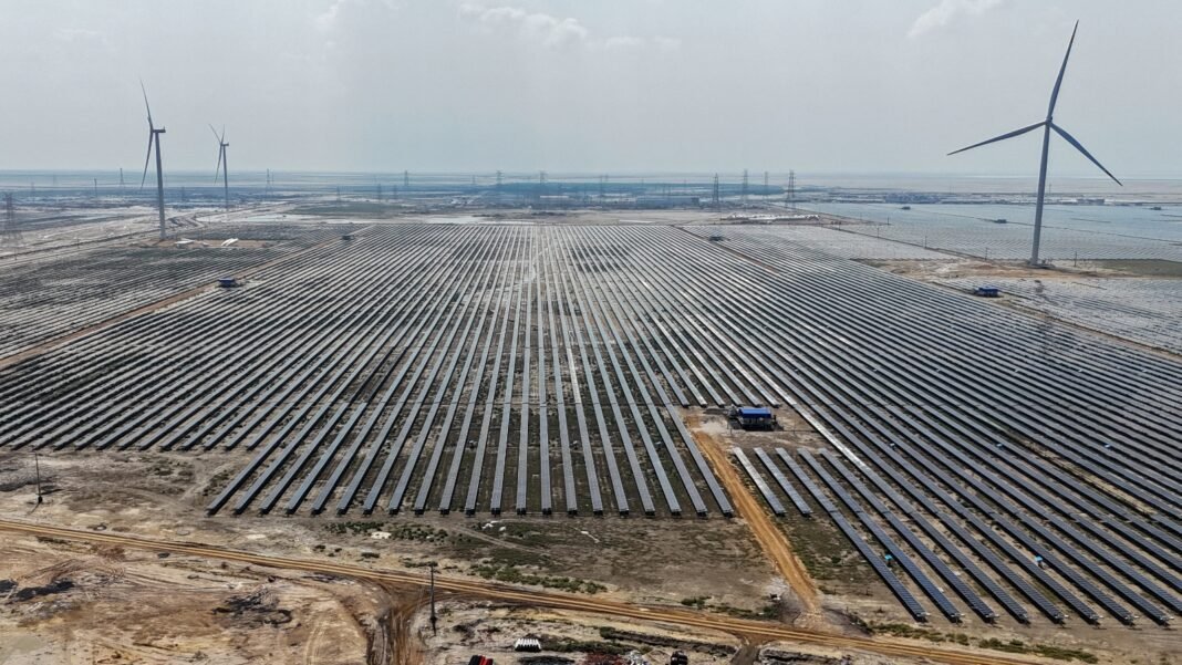 a-first-among-major-nations,-india-is-industrializing-with-solar
