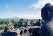 the-nightmare-of-indonesia’s-’10-new-balis’-tourism-dream