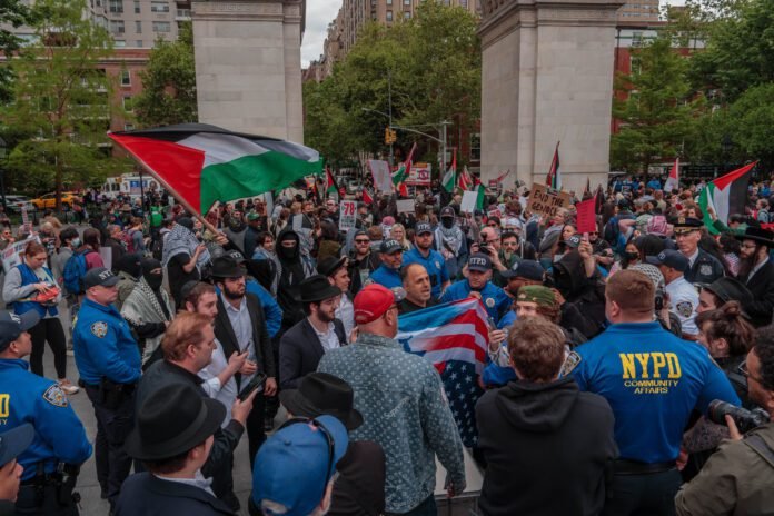 the-real-“divide”-among-democrats-over-israel-is-between-party-leadership-and-voters
