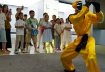 the-skeptic’s-guide-to-humanoid-robots-going-viral-on-the-internet