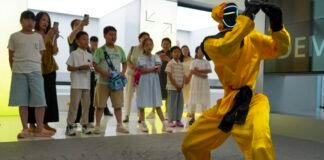 the-skeptic’s-guide-to-humanoid-robots-going-viral-on-the-internet