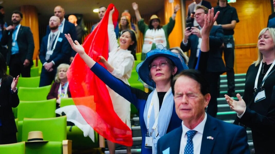 ‘thank-god-you’re-all-here’:-jerusalem-prayer-breakfast-draws-foreign-delegations-despite-war,-flight-disruptions