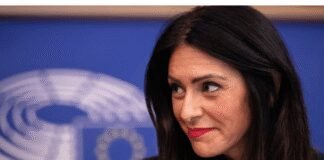 socialist-group-presses-defector-to-relinquish-parliament-leadership-role
