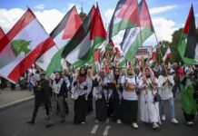 pro-palestinian-activists-disrupt-german-armed-forces-day-events-in-munich,-unna