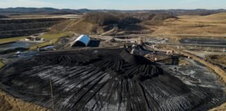 trump-uses-wartime-powers-to-dole-out-$700-million-to-‘clean,-beautiful’-coal
