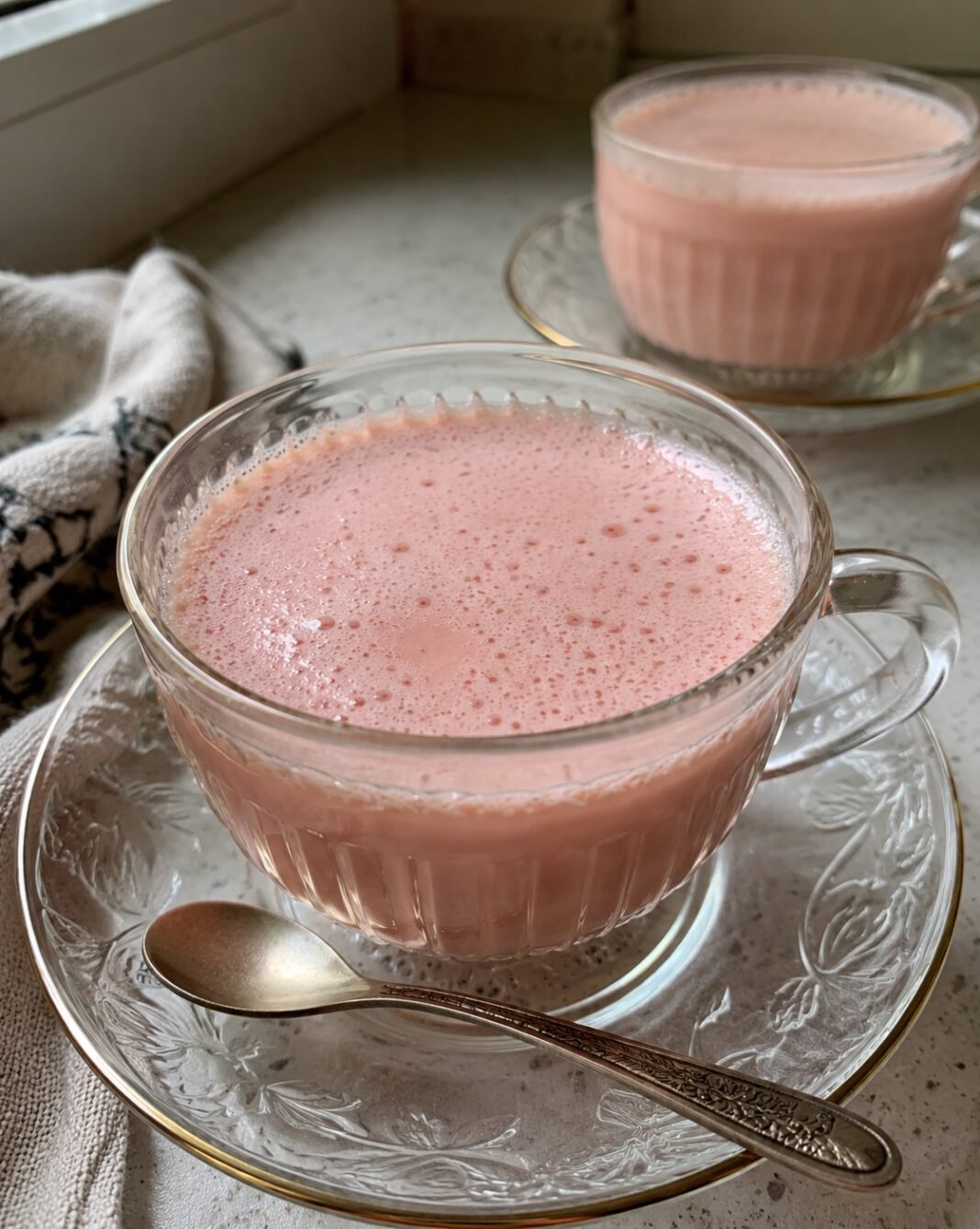 kashmiri-pink-chai kashmiri-pink-chai