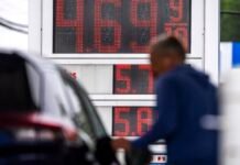 us-defies-forecasts-of-economic-slowdown,-but-its-growth-isn’t-making-ordinary-people-better-off