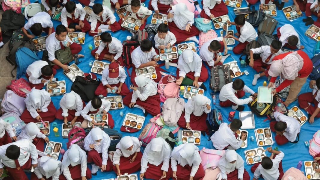 how-indonesia’s-free-meals-program-became-a-patronage-feeding-frenzy