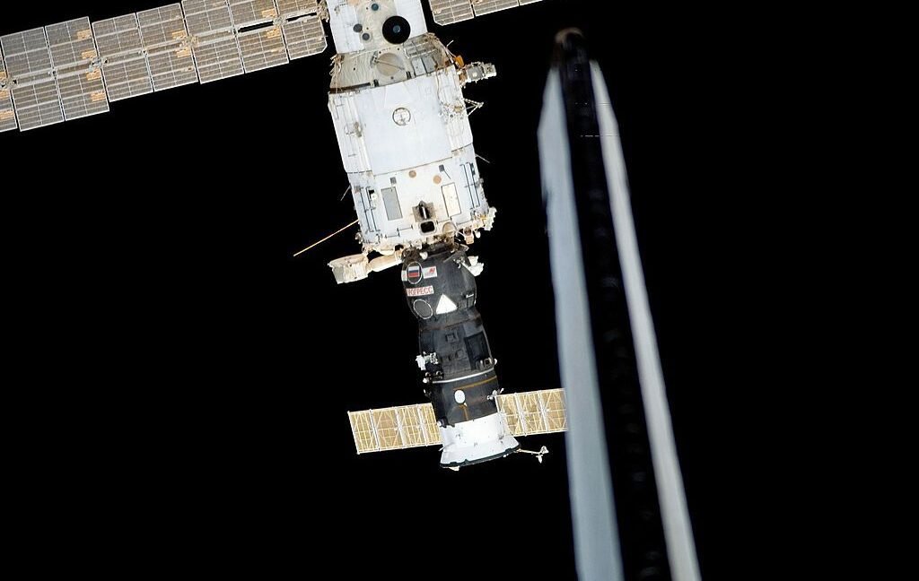 russia-appears-set-to-finally-address-long-term,-serious-space-station-cracks russia-appears-set-to-finally-address-long-term,-serious-space-station-cracks